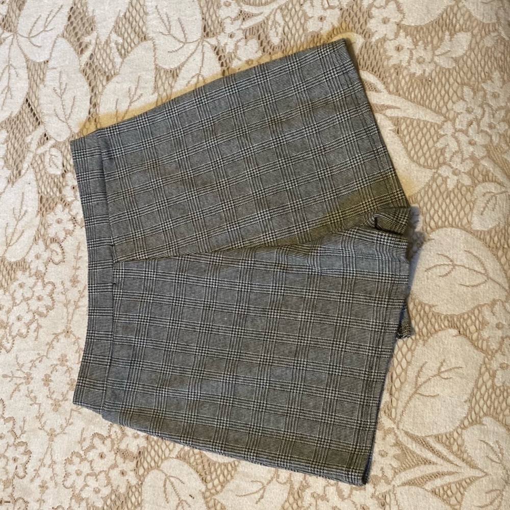 Mini skirt/shorts - Picture 4 of 4